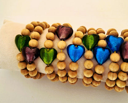 Bracelet perles en bois et cœur en verre