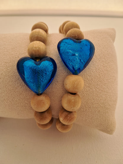 Bracelet perles en bois et cœur en verre